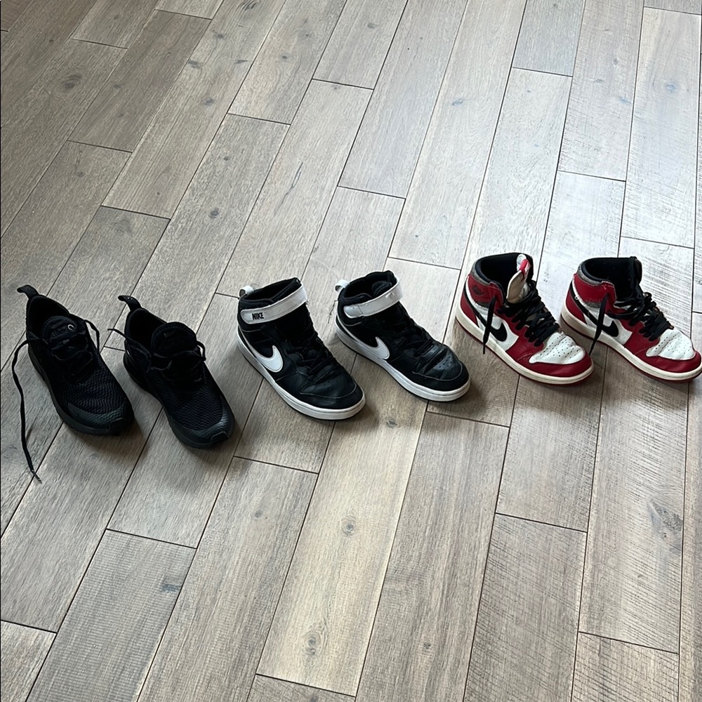 Nike 1.5 Air Jordan Retro 1 High OG Chicago, B&W Court Borough Mid, AirMax270
